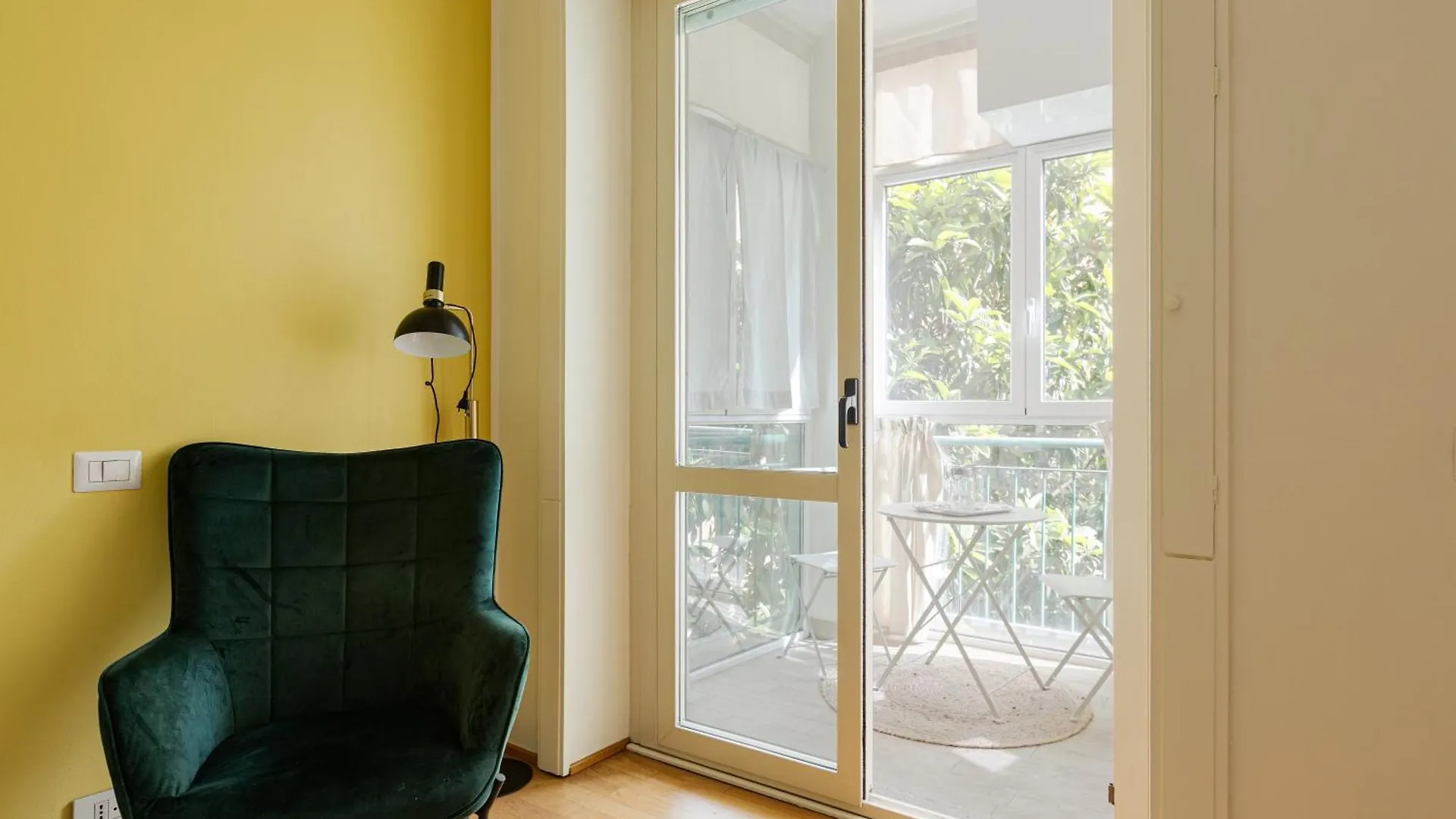 Apartment Gerusalemme M5 Yellow Studio With Closed Balcony! Milan